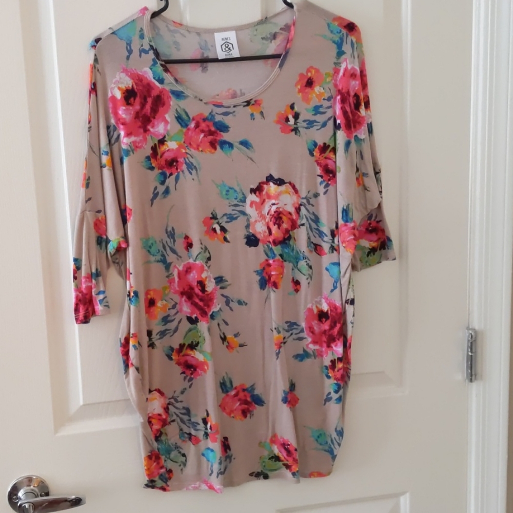 Agnes & Dora size M floral dolman